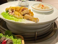 领鲜花胶鸡汤-领鲜天下·焗海鲜·花胶鸡(天目里店)