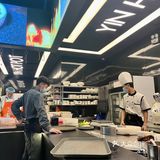 成都首家黑金火锅店❗️在吧台上吃火锅什么体验❓