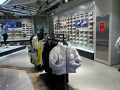 -李宁(西湖银泰城店)