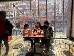 大堂-董记冒节子肥肠粉