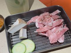 -蚂蚁洞·烤肉大营地(上海静安大悦城店)