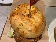 招牌秘制鸡腿堡-必胜客(燕郊永旺店PHDI店)