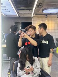 -藤野造型烫发染发