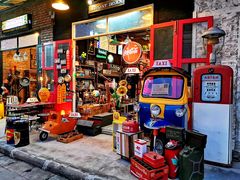 -席娜卡琳火车铁道夜市