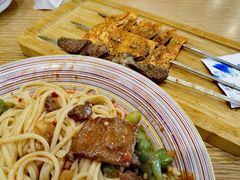 -歹歹的加个面过油肉拌面