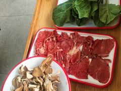 -毛辣果·贵州红酸汤牛肉火锅(西单店)