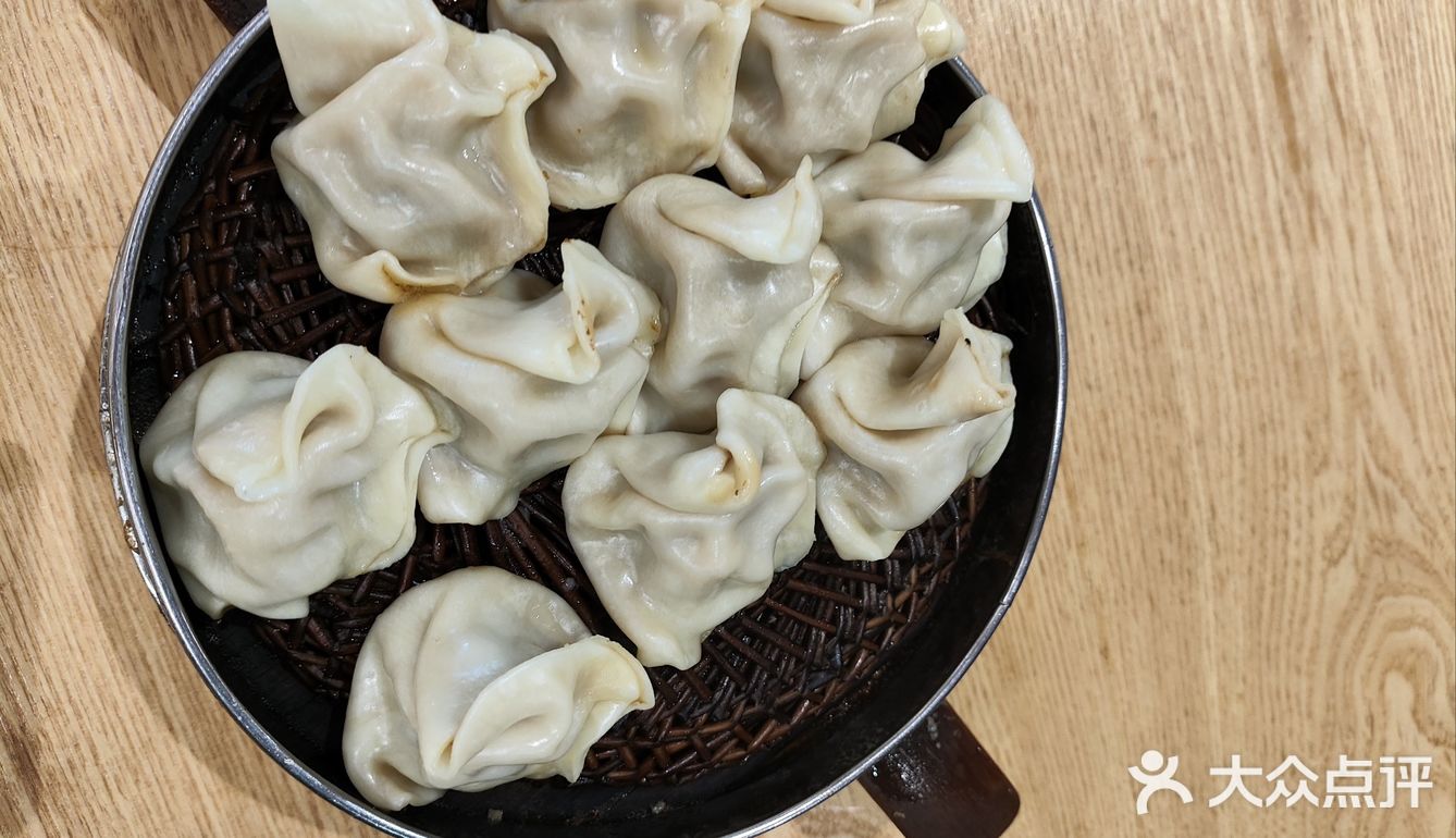 豆腐脑馄饨蒸饺小笼包油饼油条