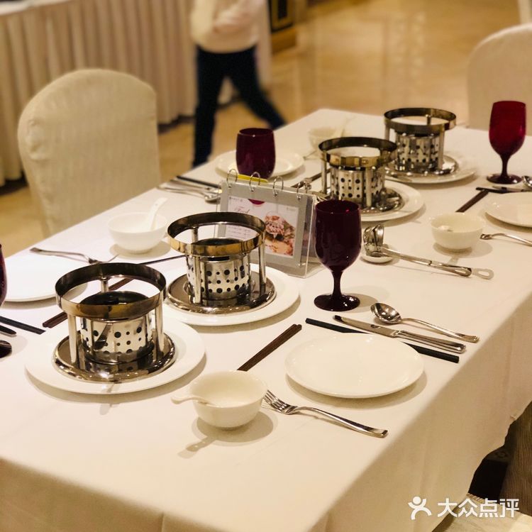 上百道菜的年夜饭你吃过吗?教你怎么用最少的钱得到最大的享受
