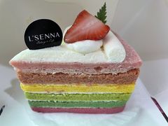 彩虹蛋糕-罗森尼娜(德思勤店)
