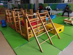 -兜莱·亲亲袋鼠国际早教