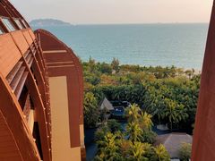 -三亚湾海居铂尔曼度假酒店