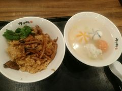 -呷七碗(新北淡水店)