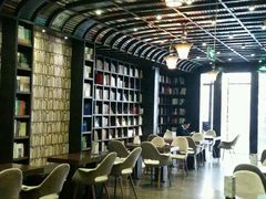 -钟书阁(松江泰晤士小镇店)