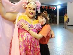 -金东尼人妖秀