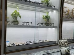 -翰佐蔡司小乐圆·依视路星趣控·暴龙眼镜折扣店