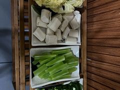 -沈记酸菜牛肉火锅店(九号路店)