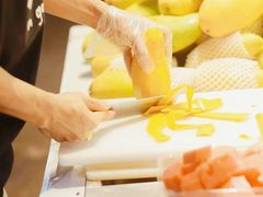 -三亚火车头万人海鲜广场