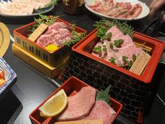 -山川小町·极番烧肉(新地假日广场店)