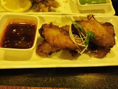 甜辣鸡翅佐以辣蒜汁-WOLFGANG PUCK KITCHEN & BAR(迪士尼小镇店)