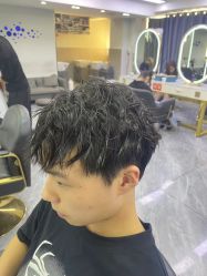 -IU潮牌·SALON