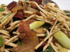 折耳根炒腊肉-贵州大厦贵州厅