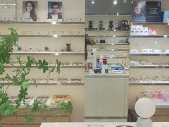 -视野联行眼镜·蔡司·尼康·豪雅·依视路(青浦宝龙店)