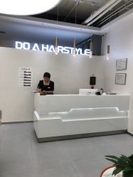 -DO A HAIRSTYLE