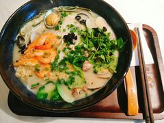 南美大虾鲜鲍豚骨米线-蒙小妹骨汤饭.米线(新光路店)