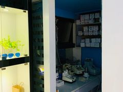-提一眼镜·蔡司·依视路(小寨店)