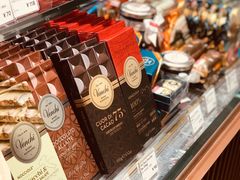-VENCHI 闻绮(上海佛罗伦萨小镇店)