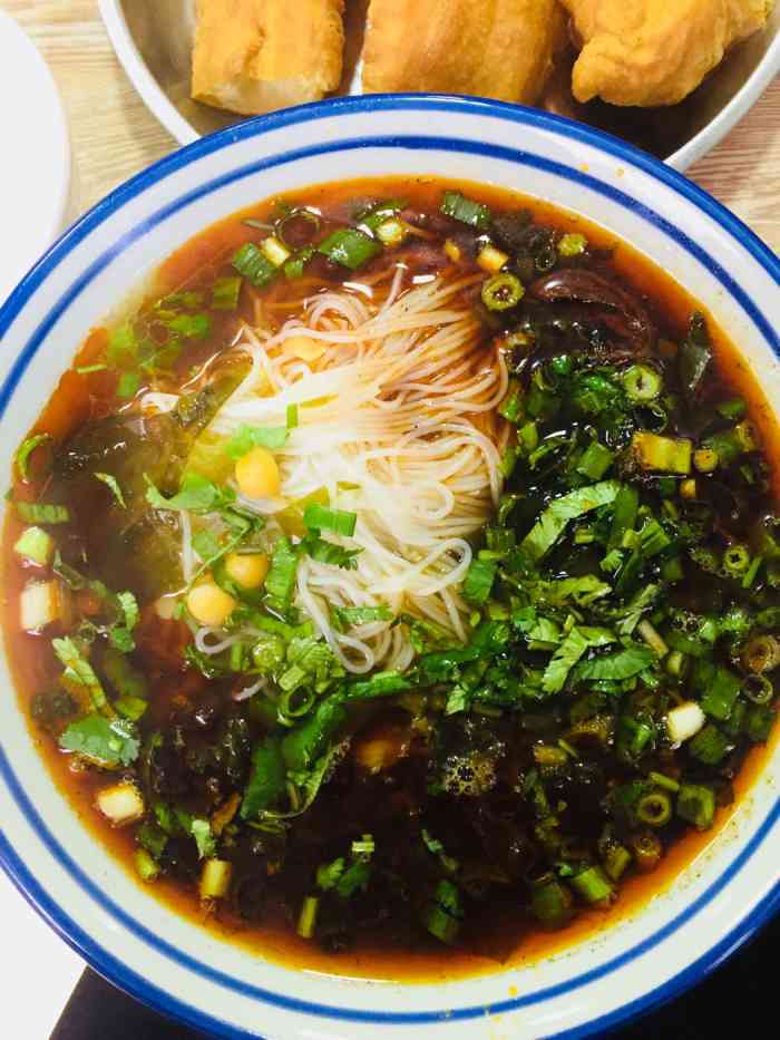 永华米粉(西山东路店)-"昨天尝试了红油的,今天试试清汤的～早上.