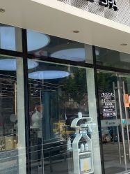 -PE SALON 