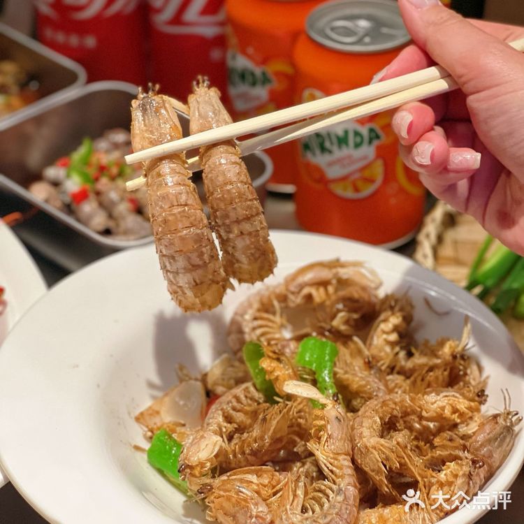 夏天的标配:喝酒撸串小龙虾吃起来‼️