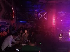 -UP嘻哈酒吧(粉巢店)