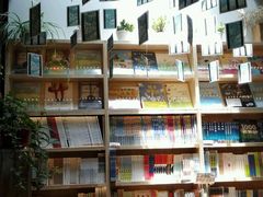 -猫的天空之城概念书店(杭州南宋御街店)