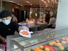-亚洲国际大酒店·云顶阁旋转自助餐厅