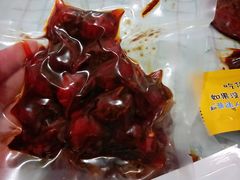 麻辣小龙虾-鑫记婆婆兔·成都特产·兔头手撕兔(太古里店)