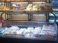 面包甜点陈列柜-85度C(生甜甜圈研究工坊·上海松江人民北路店)