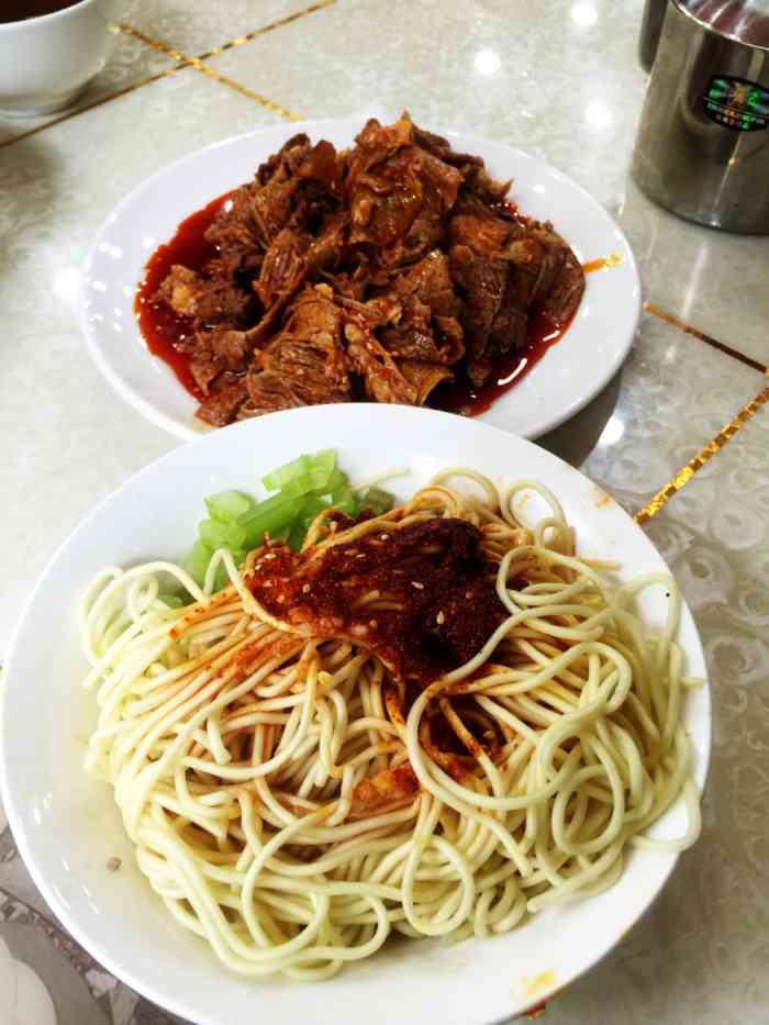 清真哈记抓面(西宁宾馆店)-"酒店附近的小店,酒店前台小哥哥推荐的,说