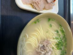 -亮亮面馆(经六路店)