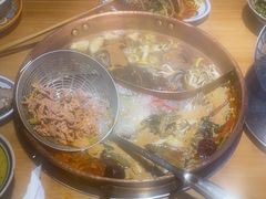 -洱火云南酸菜牛肉火锅(石景山当代商城店)