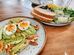 牛油果煮蛋吐司-RAC BAR(安福路店)