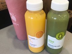 芭乐芝士红宝石茶-瑞幸咖啡(太阳百货店)