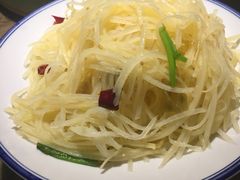 酸辣土豆丝-弄堂里