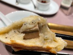 黑松露鹅肝包-新荣记(南京西路店)