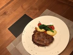 -卡普里披萨·牛扒·下午茶