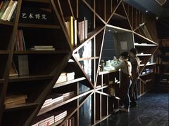 -钟书阁(松江泰晤士小镇店)