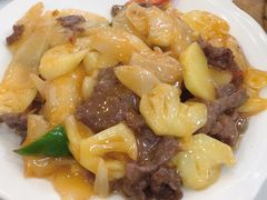 子萝炒牛肉-文记壹心鸡(宝华路店)