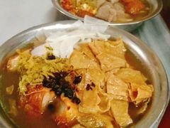 -肥佬良扣肉粉面店(梧州总店)