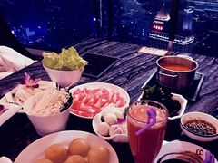 -云中捞高空旋转餐厅(商茂世纪广场店)